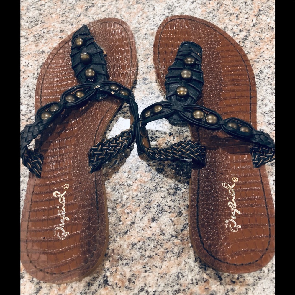 Qupid Brand Sandals